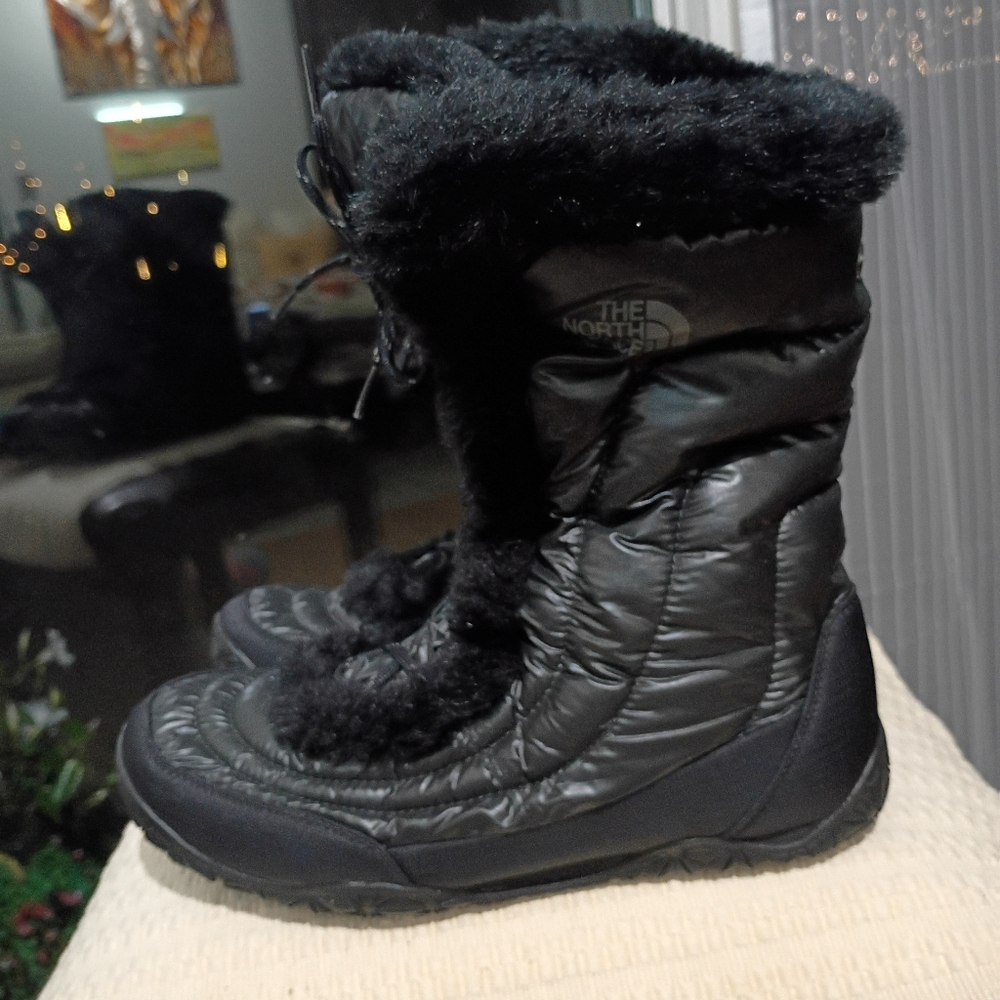 The North Face Women's Black Quilted Down Goose Winter Boots.New Confition - Picture 2 of 11